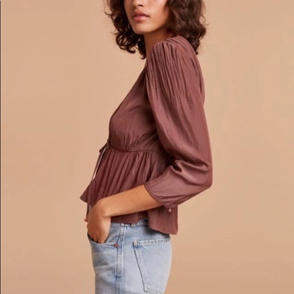 Aritzia x Wilfred Shanina Blouse - XS in Plum/Purple - Picture 4 of 10